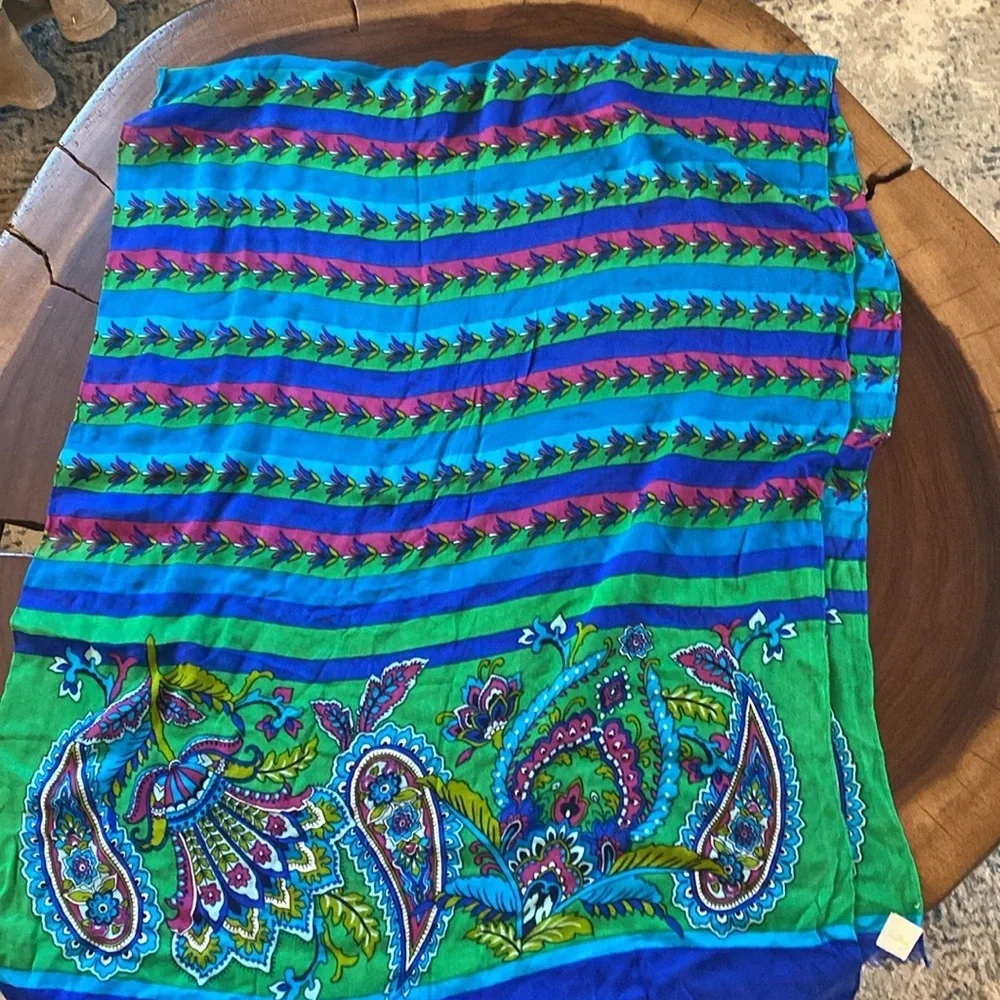 Vera Bradley this fabric captivating